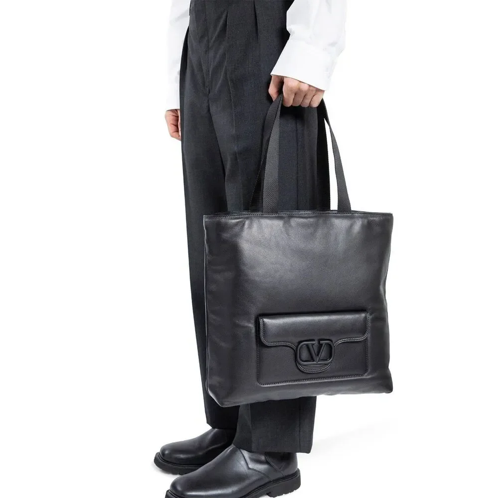 VALENTINO GARAVANI Mens Black Nappa Leather Tote V Logo Plaque Top Handle $2595